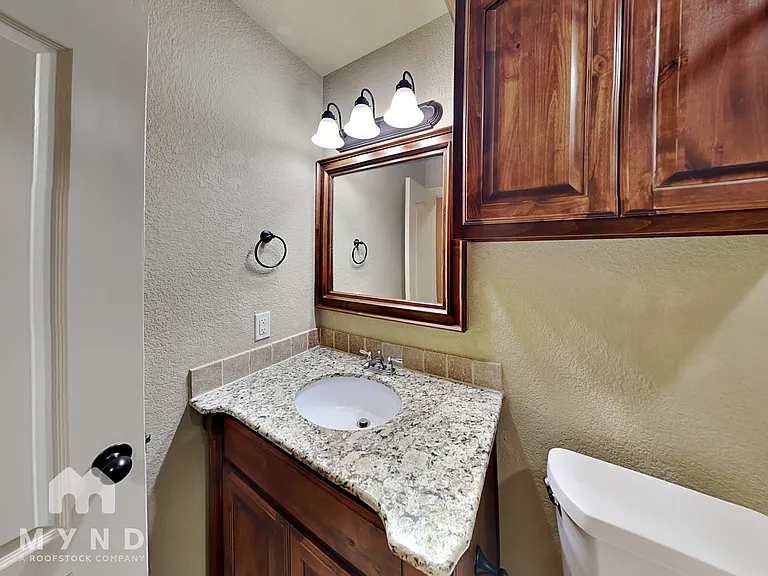 100 NE Larkspur Ln — Photo 20