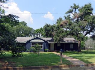 20 Sandy Ln, Palestine, TX 75801