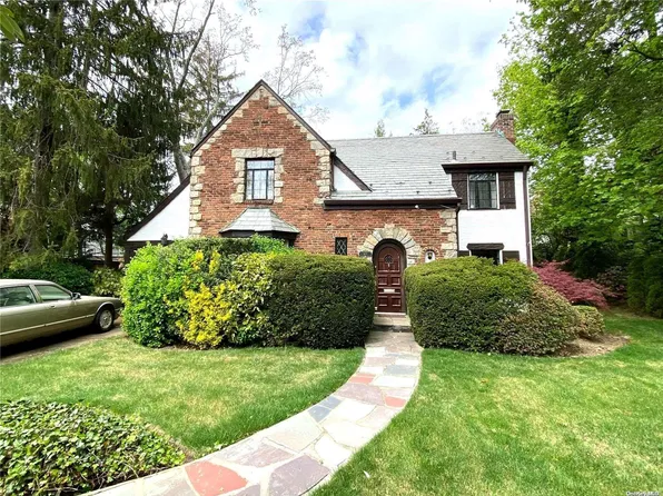 115 Old Mill Road, Great Neck, NY 11023