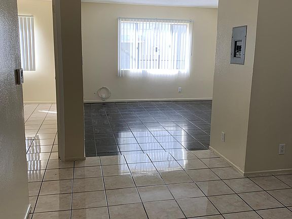3rd image of 12036 Saticoy St #105
