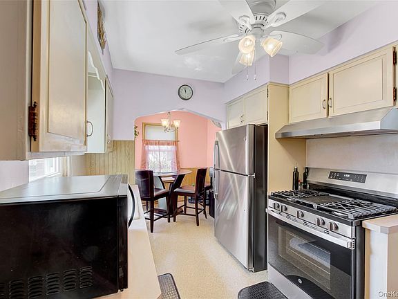 5th image of 80 Wellington Road S