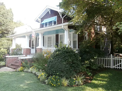 411 W College Ave #B Photo 1