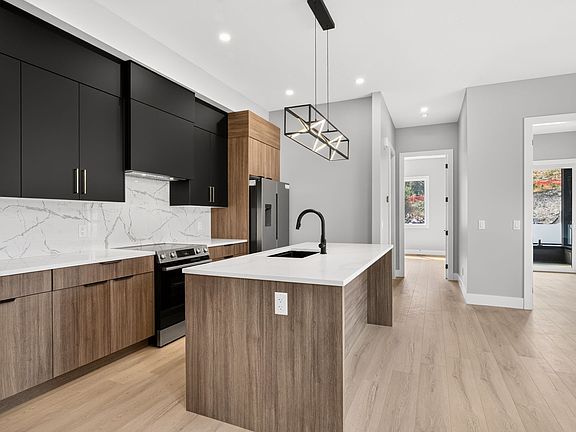 4th image of 757 Barnaby Rd #1