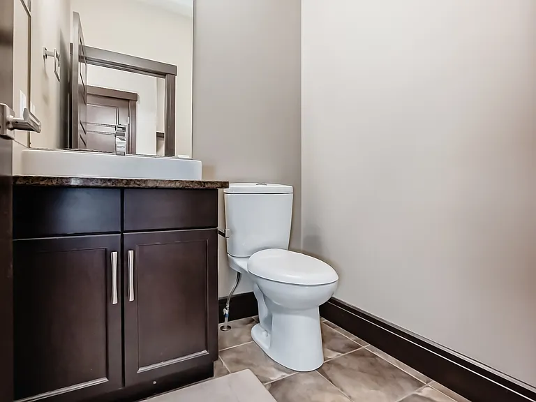 3015 Winspear Cmn SW — Photo 59