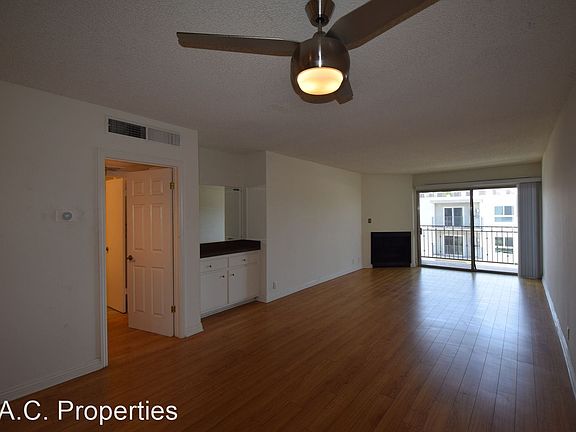 4th image of 12245 Chandler Blvd #308