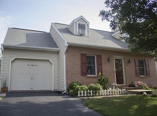 441 Deerfield Dr, Mount Joy, PA 17552