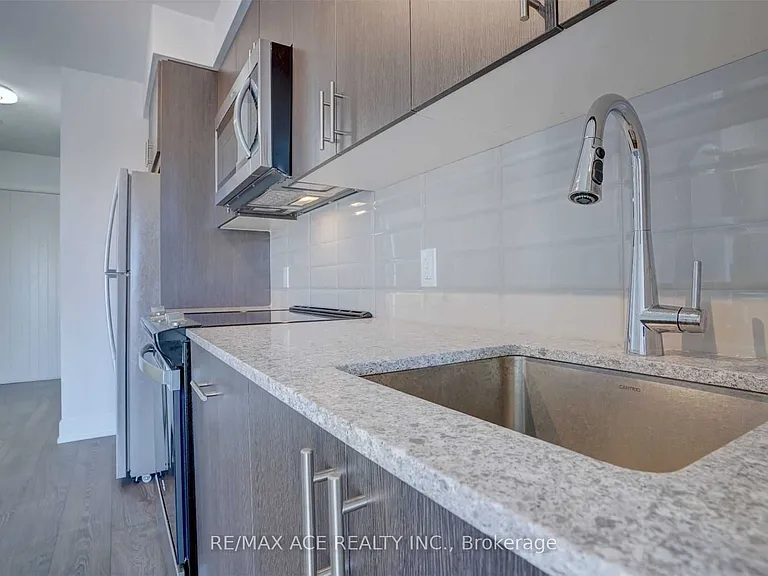 2550 Simcoe St N #218 — Photo 13
