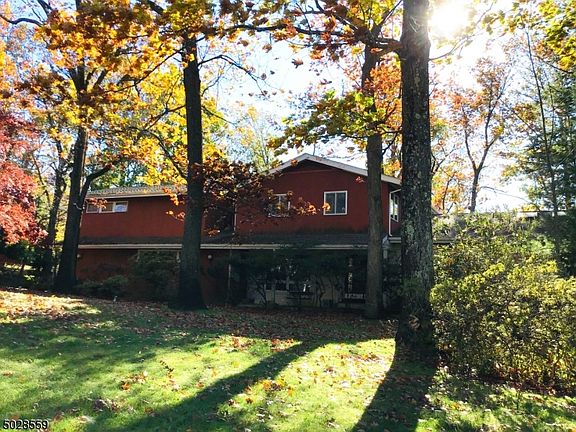 2nd image of 3 Andover Dr