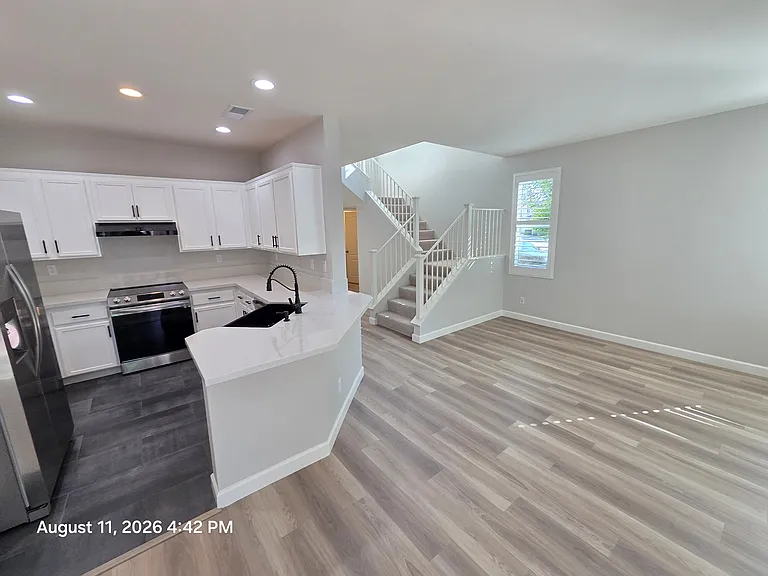 1103 Calle Tesoro — Photo 7