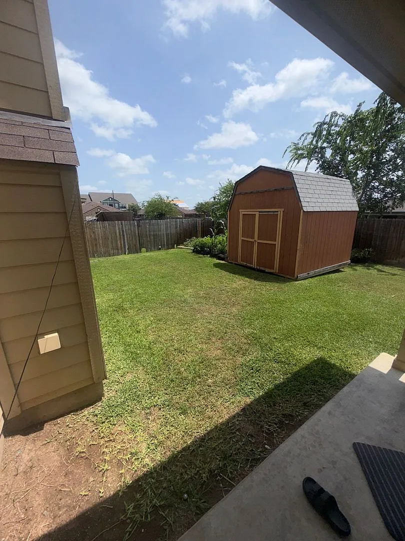 Huge 5 Bedroom, 3 Living, 3 Full Bath Home Near Fort Hood! — Photo 4