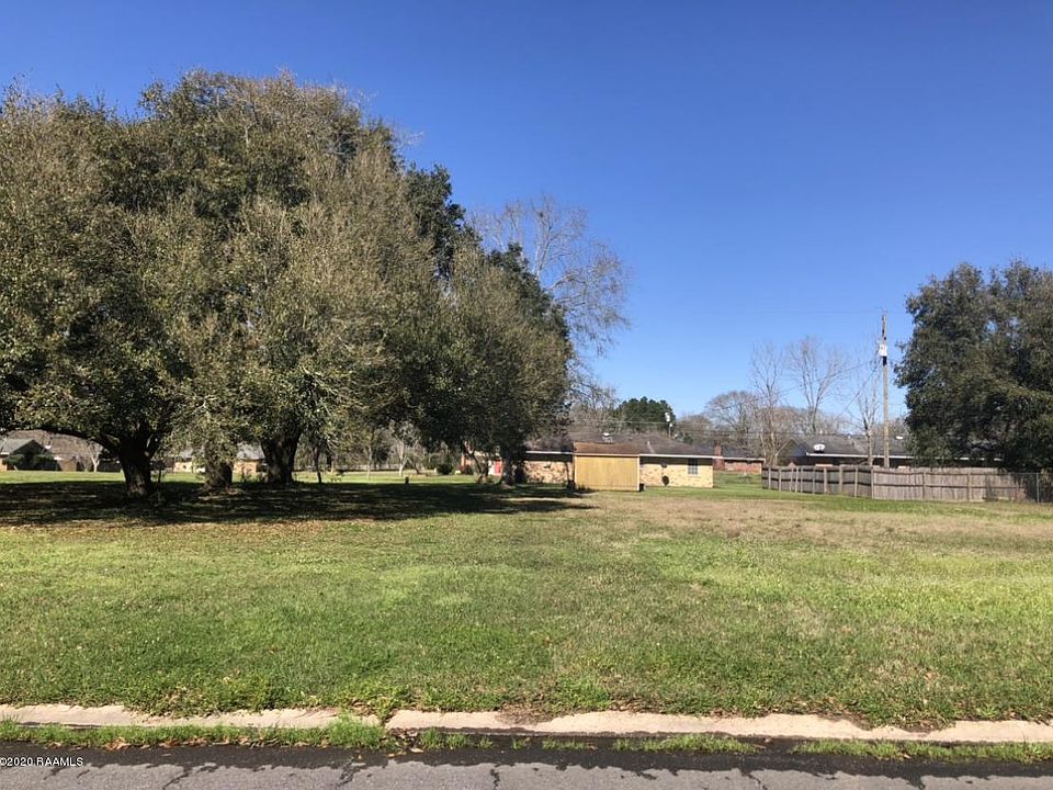 1st image of Lakeview Dr #80
