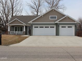 533 7th Ave SE, Mayville, ND 58257