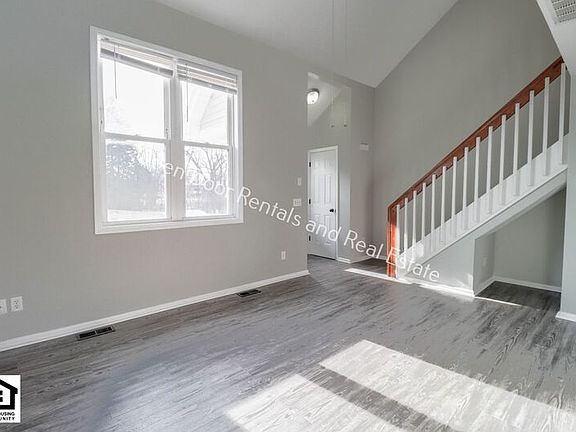 3rd image of 4911 Vermont Ln