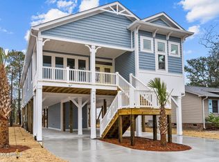 216 NE 37th St, Oak Island, NC 28465