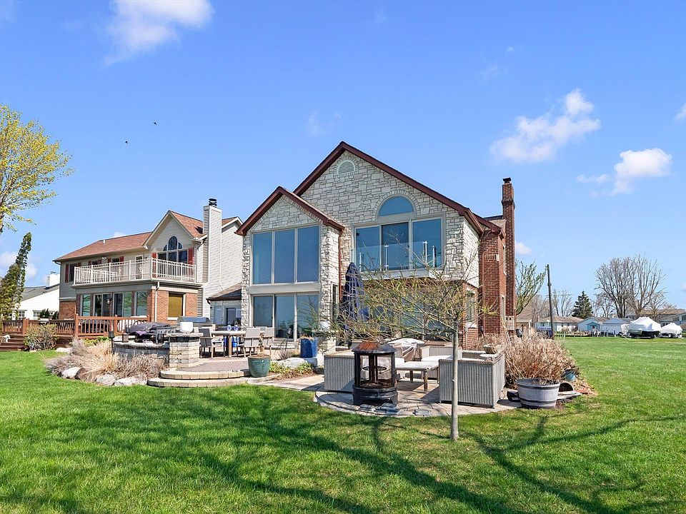1st image of 8115 Colony Dr
