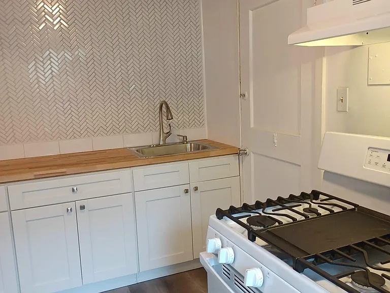 233 Leland Ave #A — Photo 9