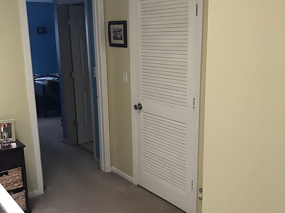 3rd image of 161 Golfview Dr