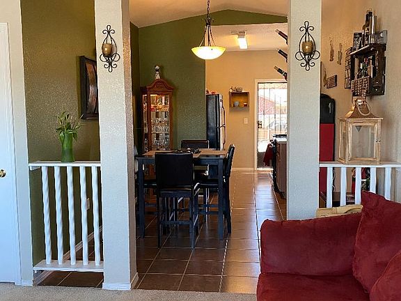 4th image of 609 Manzanilla Pl