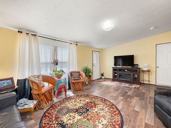 3rd image of 256 Clements Way