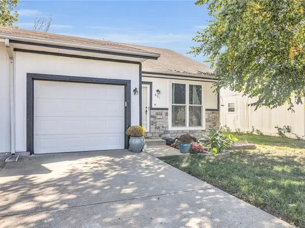 601 Maple Ter, Wellsville, KS 66092