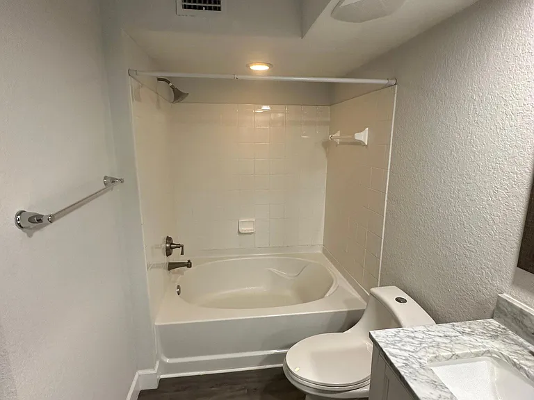 10075 Gate Pkwy N #103 — Photo 5