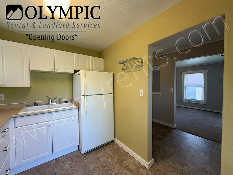 1015 State Ave NE #2 — Photo 3