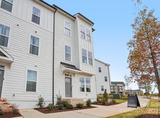 3233 Drift St, Charlotte, NC 28278