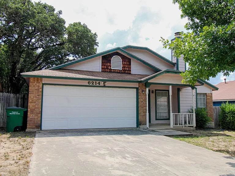 6214 Ridge Glade St — Photo 3