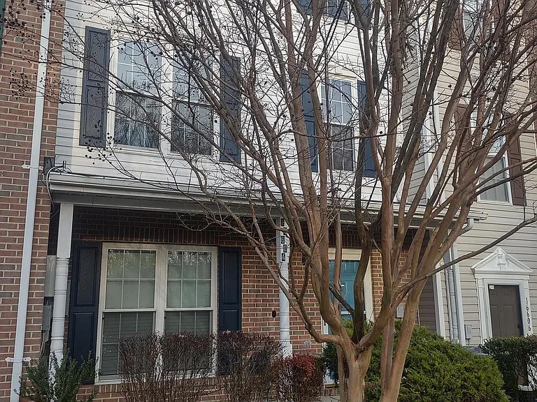 16604 Eastview Ter — Photo 2