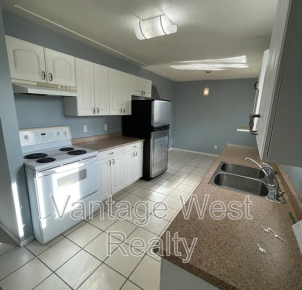 2433A Sexsmith Rd — Photo 6