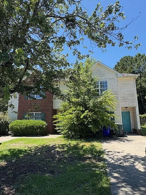 3 bed, 2.5 bath, 1403 sqft, $1,500 — Photo 1