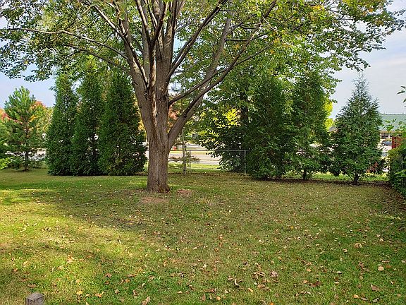 5th image of 1701 McKinley Dr