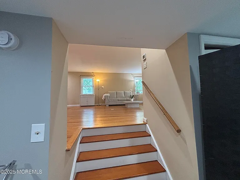 187 Elmwood Rd — Photo 17