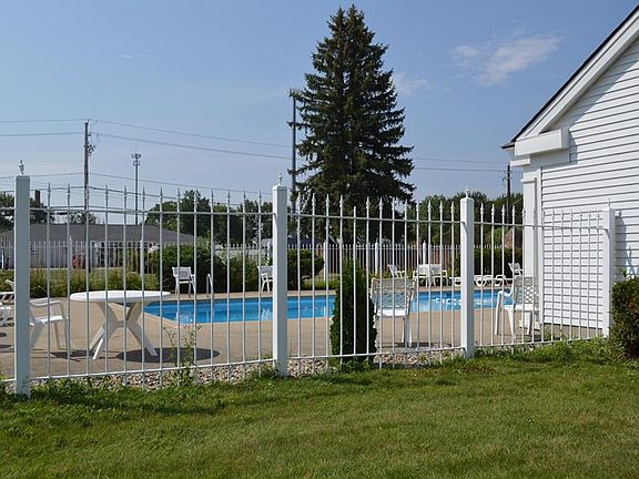 5th image of 23003 Chandlers Ln APT 111
