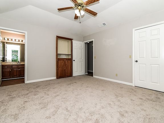 4th image of 320 33rd St SW