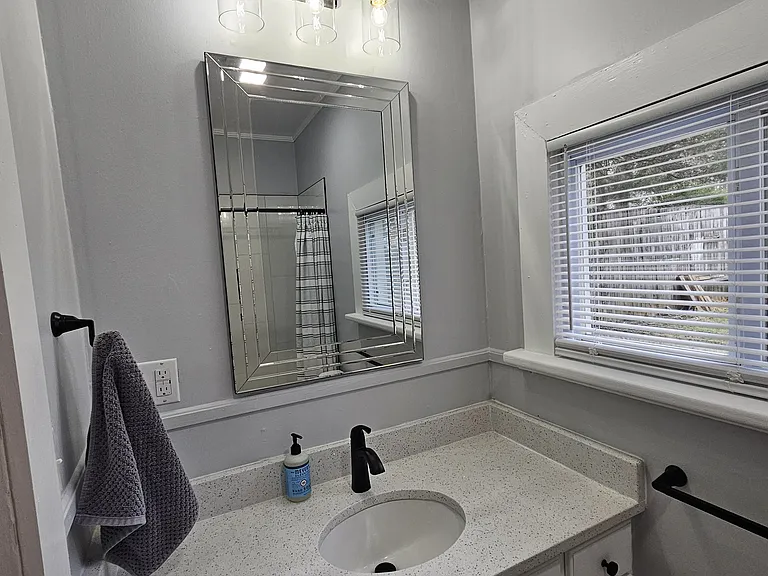 205 Whittle St — Photo 13