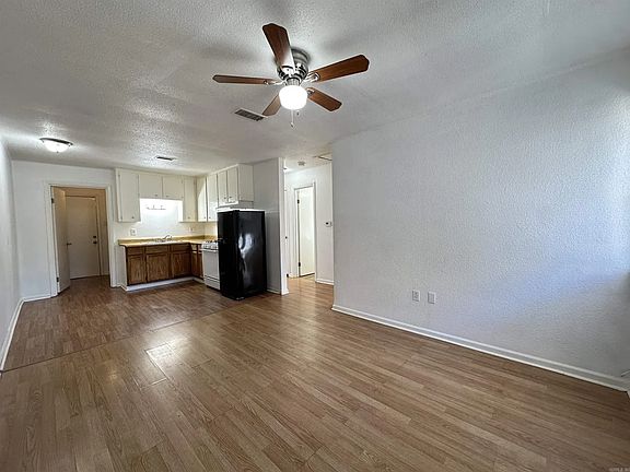4th image of 204 & 206 Smart St #204