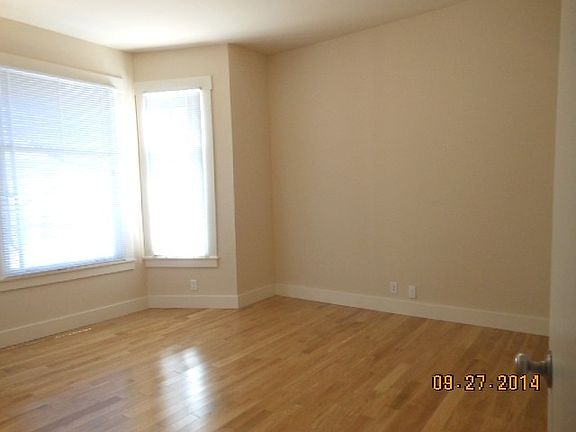 Living rm or 3rd bedroom