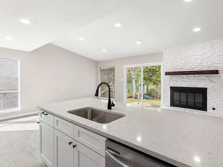9604 Crown Ridge Dr — Photo 7