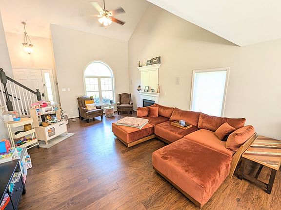 3rd image of 4980 Westmoreland Dr