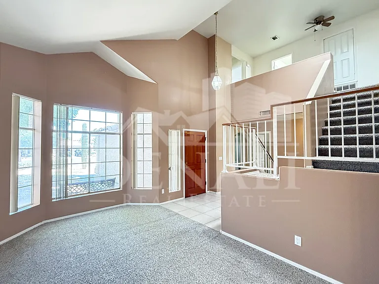 1425 E Chicago Cir — Photo 4