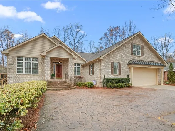 6207 Windcrest Dr, Summerfield, NC 27358