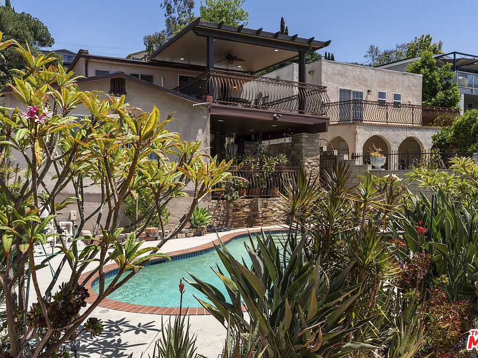 1st image of 523 Oleander Dr