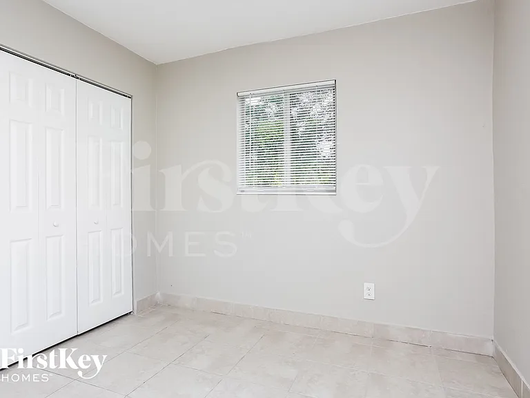 2441 NW 182nd Ter — Photo 12