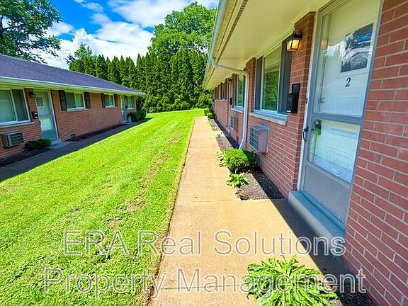 2nd image of 233 Rockaway Ave Unit 2