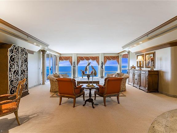 3rd image of 4601 Gulf Shore Blvd N APT 15