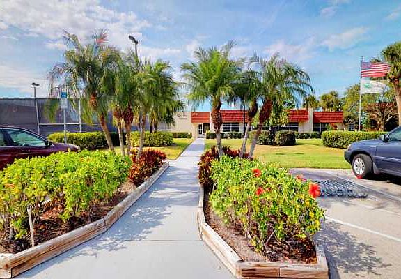 Home For Sale In Vista Royale