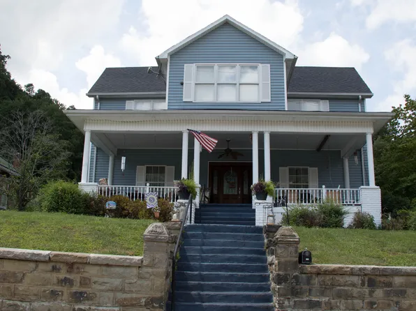 114 S College St, Pikeville, KY 41501