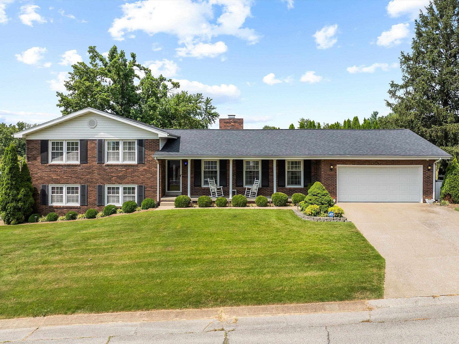 2731 Donaldson Dr, Henderson, KY 42420 | Zillow