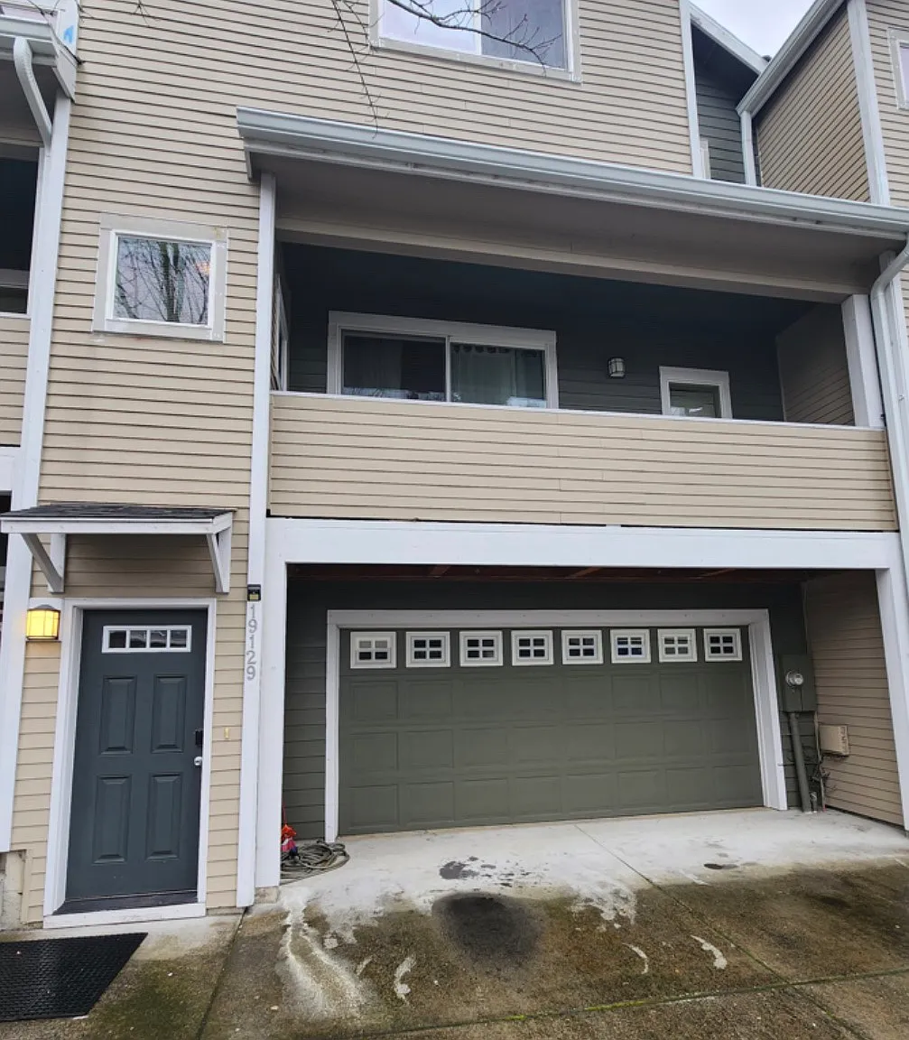 3 bed, 2.5 bath, 1700 sqft, $2,500 — Photo 1
